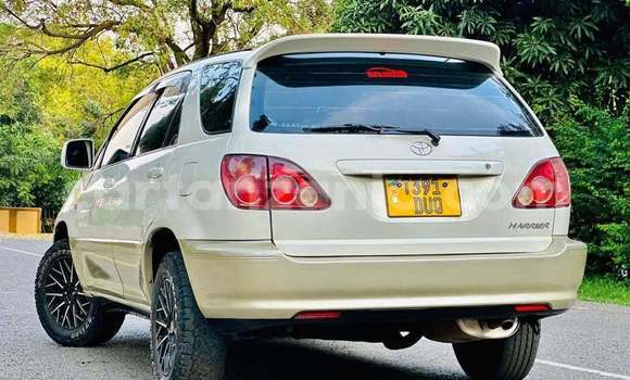 Nunua Ilio tumika Toyota Harrier Nyeupe Gari ndani ya Mwanza nchini Mwanza Nunua Ilio tumika Toyota Harrier Nyeupe Gari ndani ya Mwanza nchini Mwanza