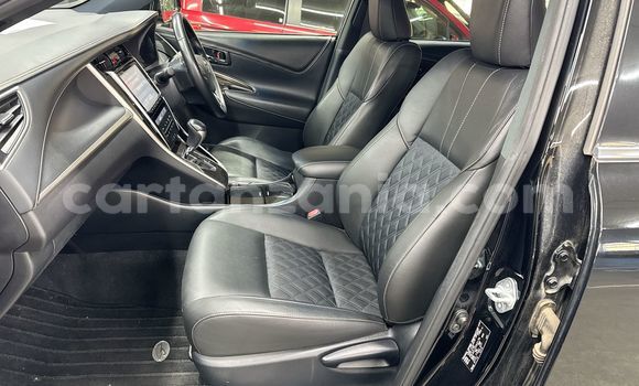 Nunua Imported Toyota Harrier Nyeusi Gari ndani ya Dar es Salaam nchini Dar es Salaam Nunua Imported Toyota Harrier Nyeusi Gari ndani ya Dar es Salaam nchini Dar es Salaam