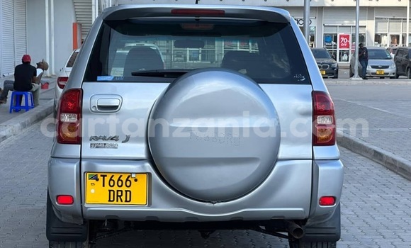 Buy Used Toyota RAV4 Silver Car in Dar es Salaam in Dar es Salaam Buy Used Toyota RAV4 Silver Car in Dar es Salaam in Dar es Salaam