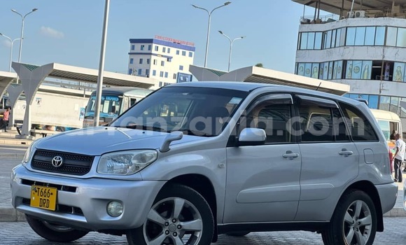 Buy Used Toyota RAV4 Silver Car in Dar es Salaam in Dar es Salaam Buy Used Toyota RAV4 Silver Car in Dar es Salaam in Dar es Salaam