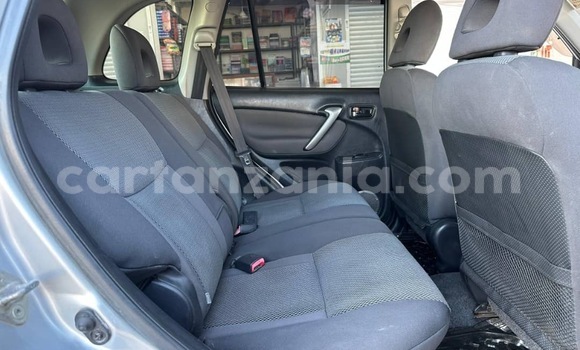 Buy Used Toyota RAV4 Silver Car in Dar es Salaam in Dar es Salaam Buy Used Toyota RAV4 Silver Car in Dar es Salaam in Dar es Salaam