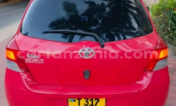 Buy Used Toyota Vitz Red Car in Bariadi in Simiyu