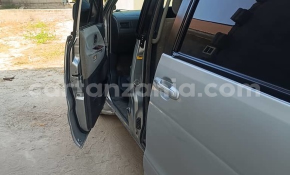 Nunua Ilio tumika Toyota Noah Fedha Gari ndani ya Dar es Salaam nchini Dar es Salaam Nunua Ilio tumika Toyota Noah Fedha Gari ndani ya Dar es Salaam nchini Dar es Salaam