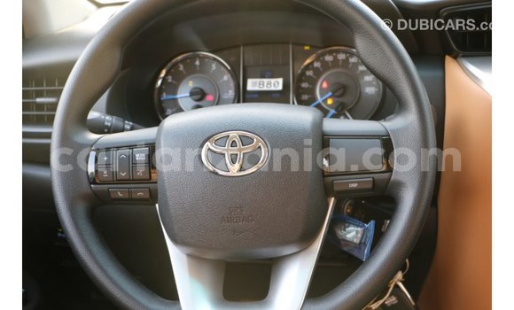 Nunua Imported Toyota Fortuner Nyeusi Gari ndani ya Import - Dubai nchini Arusha Nunua Imported Toyota Fortuner Nyeusi Gari ndani ya Import - Dubai nchini Arusha
