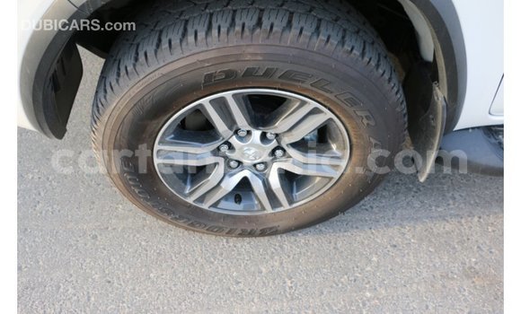 Nunua Imported Toyota Fortuner Nyeusi Gari ndani ya Import - Dubai nchini Arusha Nunua Imported Toyota Fortuner Nyeusi Gari ndani ya Import - Dubai nchini Arusha