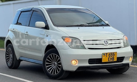 Buy Used Toyota IST White Car in Dar es Salaam in Dar es Salaam
