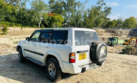 Nunua Ilio tumika Nissan Patrol Nyeupe Gari ndani ya Dar es Salaam nchini Dar es Salaam Nunua Ilio tumika Nissan Patrol Nyeupe Gari ndani ya Dar es Salaam nchini Dar es Salaam