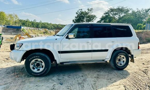 Nunua Ilio tumika Nissan Patrol Nyeupe Gari ndani ya Dar es Salaam nchini Dar es Salaam Nunua Ilio tumika Nissan Patrol Nyeupe Gari ndani ya Dar es Salaam nchini Dar es Salaam