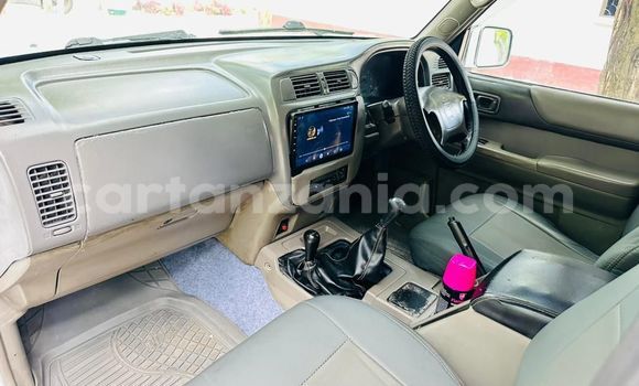 Nunua Ilio tumika Nissan Patrol Nyeupe Gari ndani ya Dar es Salaam nchini Dar es Salaam Nunua Ilio tumika Nissan Patrol Nyeupe Gari ndani ya Dar es Salaam nchini Dar es Salaam