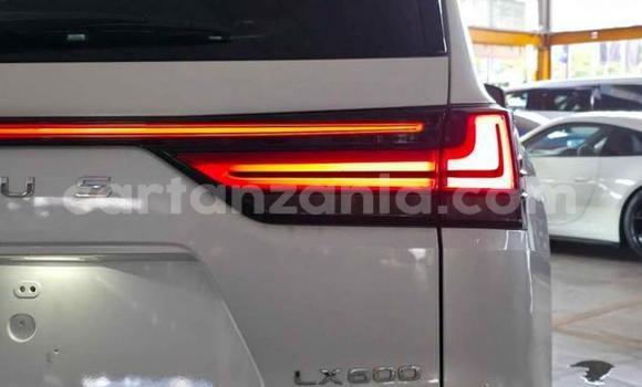 Nunua Ilio tumika Lexus LX Nyeupe Gari ndani ya Dar es Salaam nchini Dar es Salaam Nunua Ilio tumika Lexus LX Nyeupe Gari ndani ya Dar es Salaam nchini Dar es Salaam