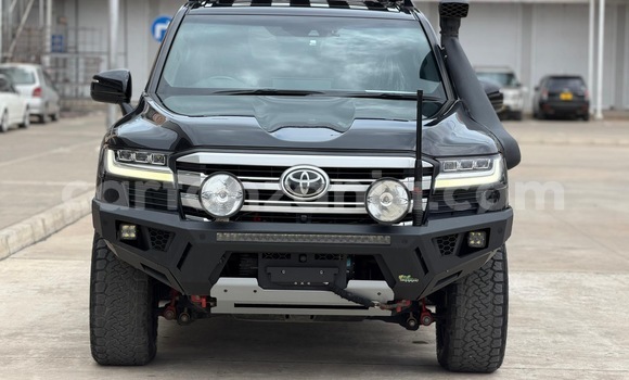 Nunua Imported Toyota Land Cruiser Nyeusi Gari ndani ya Dar es Salaam nchini Dar es Salaam