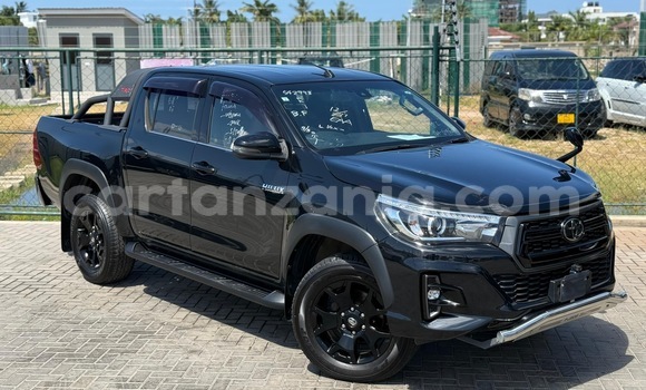 Nunua Imported Toyota Hilux Nyeusi Gari ndani ya Dar es Salaam nchini Dar es Salaam