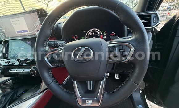 Nunua Imported Lexus LX Nyeusi Gari ndani ya Dar es Salaam nchini Dar es Salaam Nunua Imported Lexus LX Nyeusi Gari ndani ya Dar es Salaam nchini Dar es Salaam
