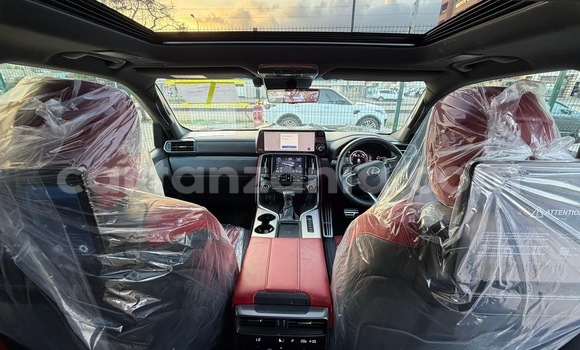 Nunua Imported Lexus LX Nyeusi Gari ndani ya Dar es Salaam nchini Dar es Salaam Nunua Imported Lexus LX Nyeusi Gari ndani ya Dar es Salaam nchini Dar es Salaam