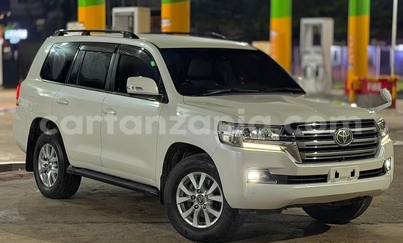 Buy Import Toyota Land Cruiser White Car in Dar es Salaam in Dar es Salaam