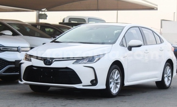 Buy Used Toyota Corolla White Car in Dar es Salaam in Dar es Salaam