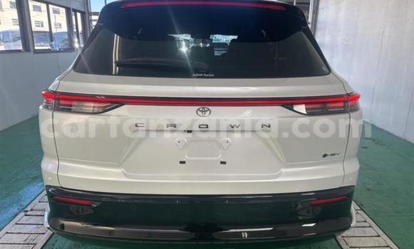 Nunua Imported Toyota Crown Beige Gari ndani ya Dar es Salaam nchini Dar es Salaam Nunua Imported Toyota Crown Beige Gari ndani ya Dar es Salaam nchini Dar es Salaam