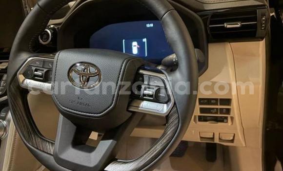 Nunua Imported Toyota Land Cruiser Nyeusi Gari ndani ya Dar es Salaam nchini Dar es Salaam Nunua Imported Toyota Land Cruiser Nyeusi Gari ndani ya Dar es Salaam nchini Dar es Salaam