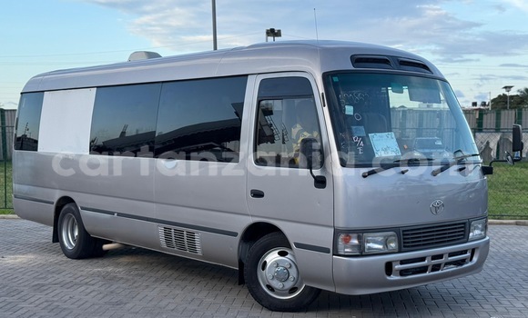 Nunua Imported Toyota Coaster Nyingine Gari ndani ya Dar es Salaam nchini Dar es Salaam