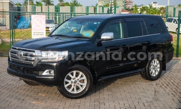 Nunua Imported Toyota Land Cruiser Nyeusi Gari ndani ya Dar es Salaam nchini Dar es Salaam