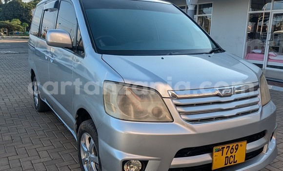 Buy Used Toyota Noah Silver Car in Dar es Salaam in Dar es Salaam Buy Used Toyota Noah Silver Car in Dar es Salaam in Dar es Salaam