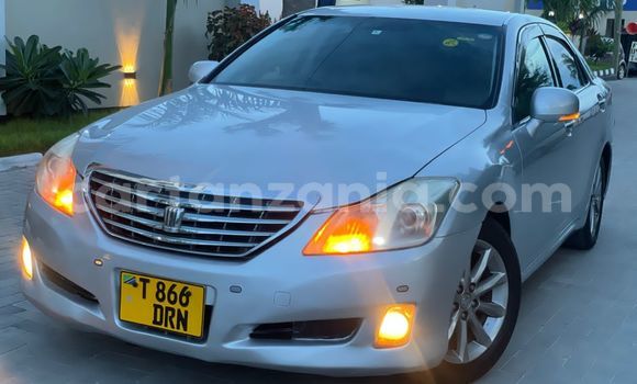 Buy Used Toyota Crown Silver Car in Dar es Salaam in Dar es Salaam