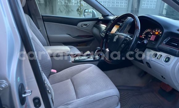 Nunua Ilio tumika Toyota Crown Fedha Gari ndani ya Dar es Salaam nchini Dar es Salaam Nunua Ilio tumika Toyota Crown Fedha Gari ndani ya Dar es Salaam nchini Dar es Salaam