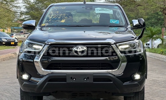 Nunua Imported Toyota Hilux Nyeusi Gari ndani ya Dar es Salaam nchini Dar es Salaam