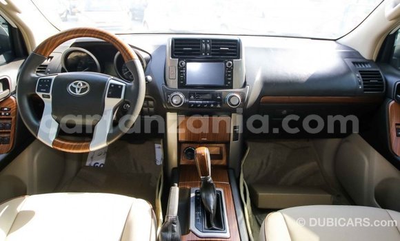 Nunua Imported Toyota Prado Nyeupe Gari ndani ya Import - Dubai nchini Arusha Nunua Imported Toyota Prado Nyeupe Gari ndani ya Import - Dubai nchini Arusha