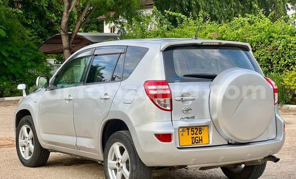 Nunua Ilio tumika Toyota RAV4 Fedha Gari ndani ya Dar es Salaam nchini Dar es Salaam Nunua Ilio tumika Toyota RAV4 Fedha Gari ndani ya Dar es Salaam nchini Dar es Salaam