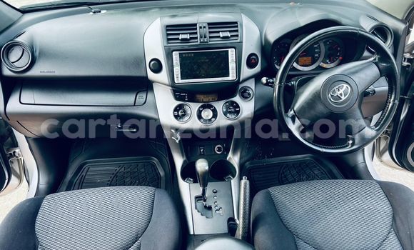 Nunua Ilio tumika Toyota RAV4 Fedha Gari ndani ya Dar es Salaam nchini Dar es Salaam Nunua Ilio tumika Toyota RAV4 Fedha Gari ndani ya Dar es Salaam nchini Dar es Salaam