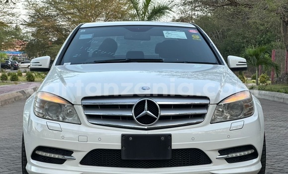 Nunua Imported Mercedes‒Benz C–Class Nyeupe Gari ndani ya Dar es Salaam nchini Dar es Salaam Nunua Imported Mercedes‒Benz C–Class Nyeupe Gari ndani ya Dar es Salaam nchini Dar es Salaam