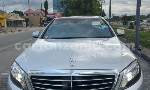 Nunua Imported Mercedes‒Benz S–Class Fedha Gari ndani ya Dar es Salaam nchini Dar es Salaam