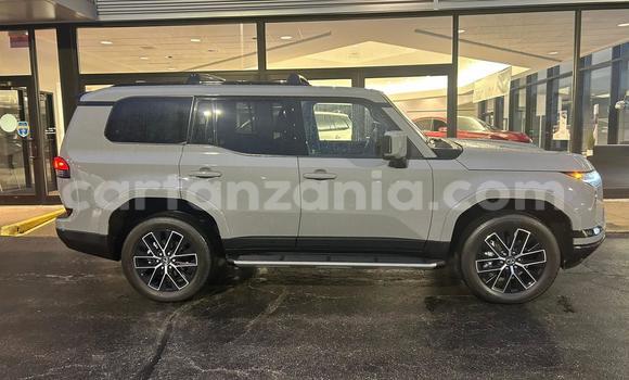 Nunua Ilio tumika Lexus GX Nyeupe Gari ndani ya Dar es Salaam nchini Dar es Salaam Nunua Ilio tumika Lexus GX Nyeupe Gari ndani ya Dar es Salaam nchini Dar es Salaam