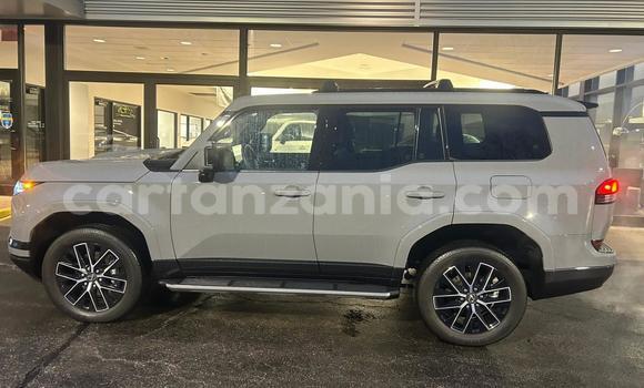 Nunua Ilio tumika Lexus GX Nyeupe Gari ndani ya Dar es Salaam nchini Dar es Salaam Nunua Ilio tumika Lexus GX Nyeupe Gari ndani ya Dar es Salaam nchini Dar es Salaam