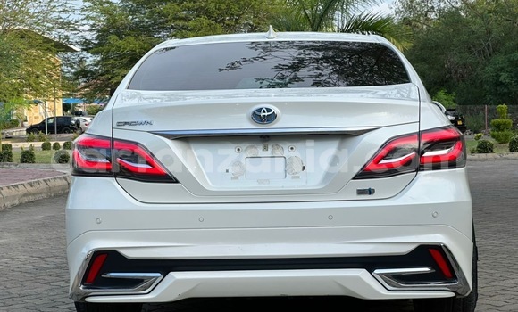Buy Import Toyota Crown White Car in Dar es Salaam in Dar es Salaam Buy Import Toyota Crown White Car in Dar es Salaam in Dar es Salaam