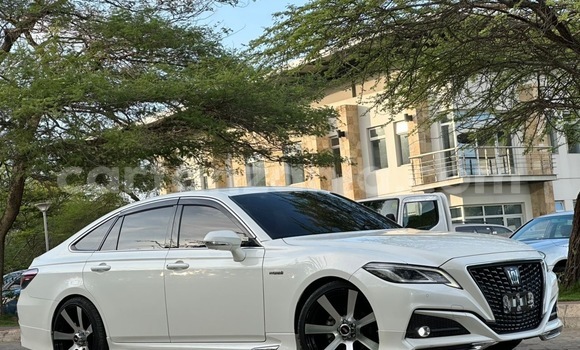 Buy Import Toyota Crown White Car in Dar es Salaam in Dar es Salaam Buy Import Toyota Crown White Car in Dar es Salaam in Dar es Salaam