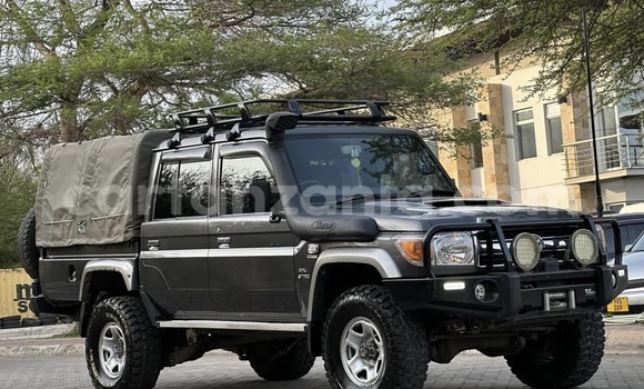 Buy Import Toyota Land Cruiser Other Car in Dar es Salaam in Dar es Salaam Buy Import Toyota Land Cruiser Other Car in Dar es Salaam in Dar es Salaam