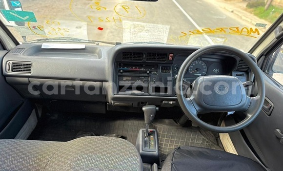 Buy Import Toyota Hiace White Car in Dar es Salaam in Dar es Salaam Buy Import Toyota Hiace White Car in Dar es Salaam in Dar es Salaam