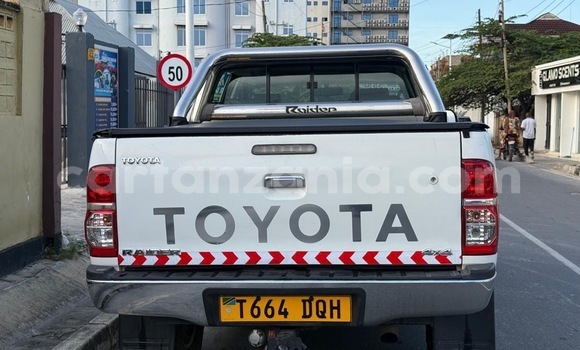 Buy Used Toyota Hilux White Car in Dar es Salaam in Dar es Salaam Buy Used Toyota Hilux White Car in Dar es Salaam in Dar es Salaam