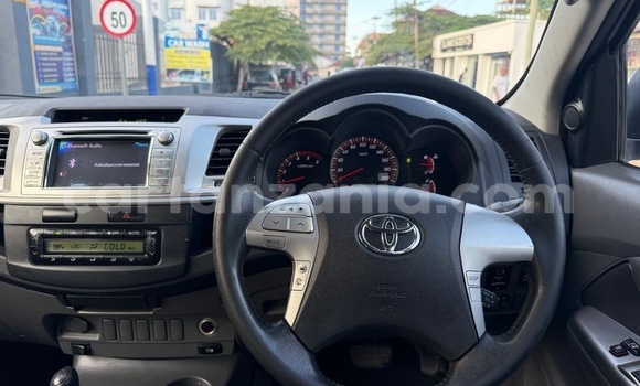Buy Used Toyota Hilux White Car in Dar es Salaam in Dar es Salaam Buy Used Toyota Hilux White Car in Dar es Salaam in Dar es Salaam