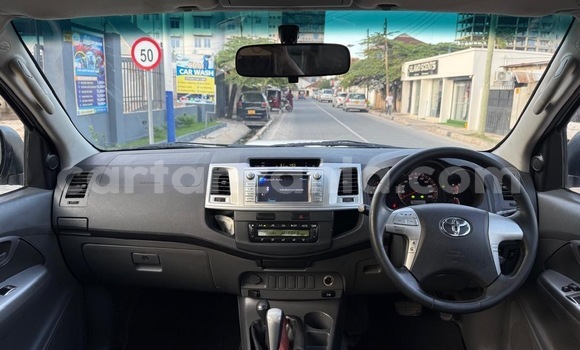 Buy Used Toyota Hilux White Car in Dar es Salaam in Dar es Salaam Buy Used Toyota Hilux White Car in Dar es Salaam in Dar es Salaam