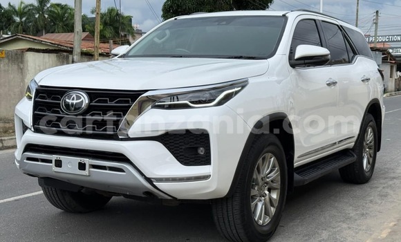 Buy Used Toyota Fortuner White Car in Dar es Salaam in Dar es Salaam Buy Used Toyota Fortuner White Car in Dar es Salaam in Dar es Salaam