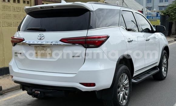 Buy Used Toyota Fortuner White Car in Dar es Salaam in Dar es Salaam Buy Used Toyota Fortuner White Car in Dar es Salaam in Dar es Salaam