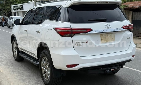 Buy Used Toyota Fortuner White Car in Dar es Salaam in Dar es Salaam Buy Used Toyota Fortuner White Car in Dar es Salaam in Dar es Salaam