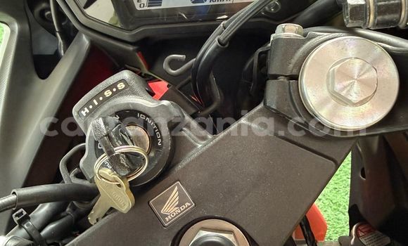 Buy Used Honda CBR Beige Bike in Arusha in Arusha Buy Used Honda CBR Beige Bike in Arusha in Arusha