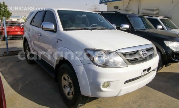 Buy Import Toyota Fortuner White Car in Import - Dubai in Arusha Buy Import Toyota Fortuner White Car in Import - Dubai in Arusha
