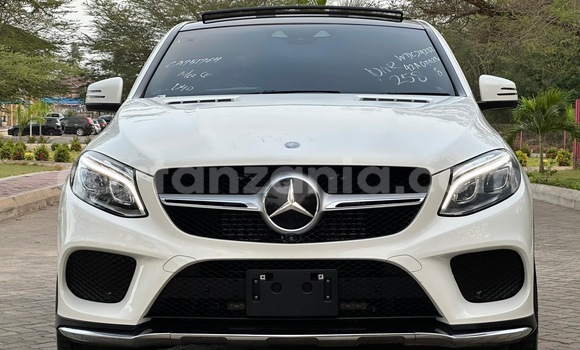 Nunua Imported Mercedes‒Benz GLE Coupe Nyeupe Gari ndani ya Dar es Salaam nchini Dar es Salaam