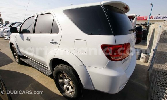 Buy Import Toyota Fortuner White Car in Import - Dubai in Arusha Buy Import Toyota Fortuner White Car in Import - Dubai in Arusha