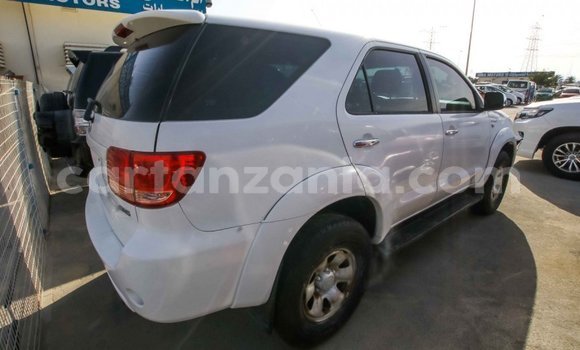 Buy Import Toyota Fortuner White Car in Import - Dubai in Arusha Buy Import Toyota Fortuner White Car in Import - Dubai in Arusha